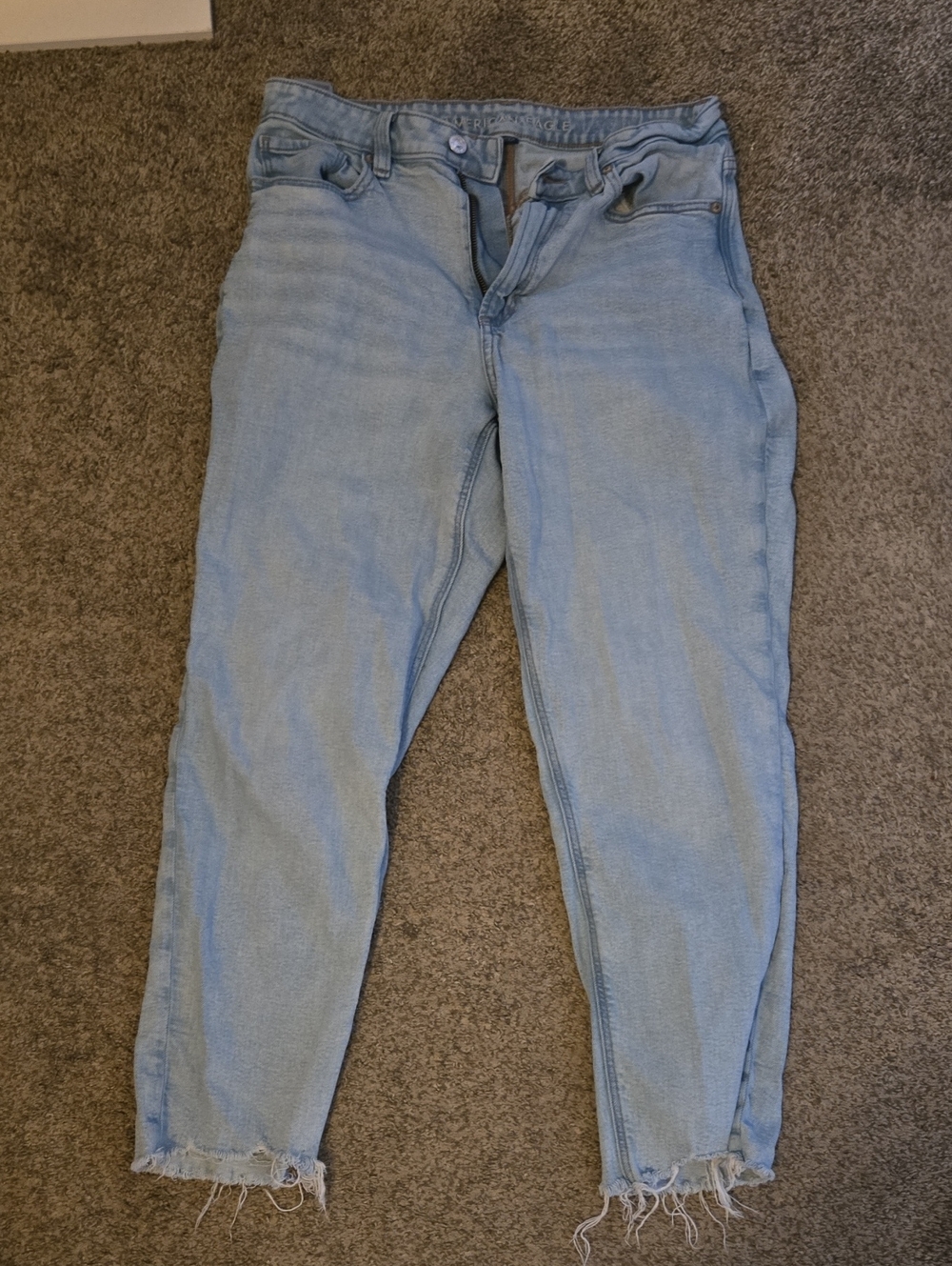 American Eagle Womens Mom Jean Size 6